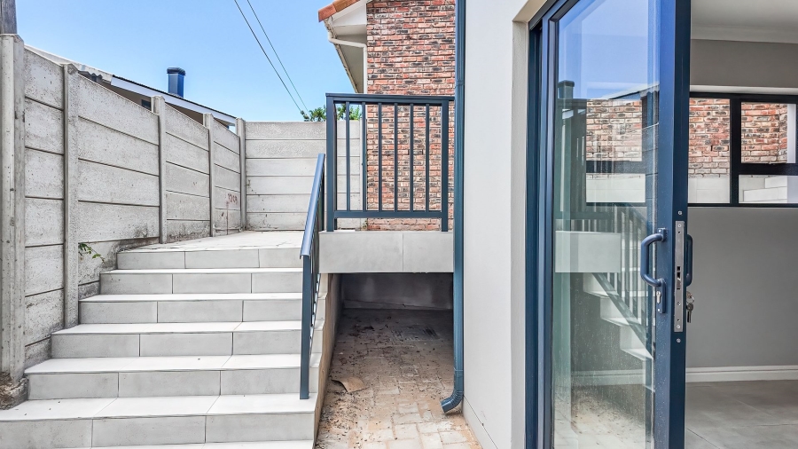 3 Bedroom Property for Sale in Fraaiuitsig Western Cape